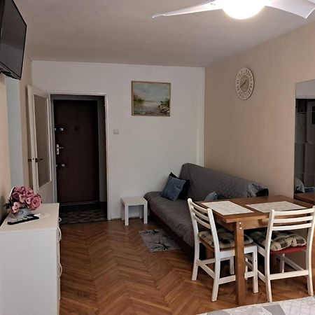 Appartement "Sady Flat" à Varsovie Extérieur photo