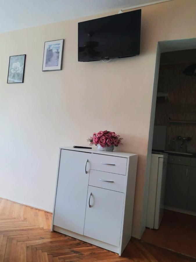 Appartement "Sady Flat" à Varsovie Extérieur photo