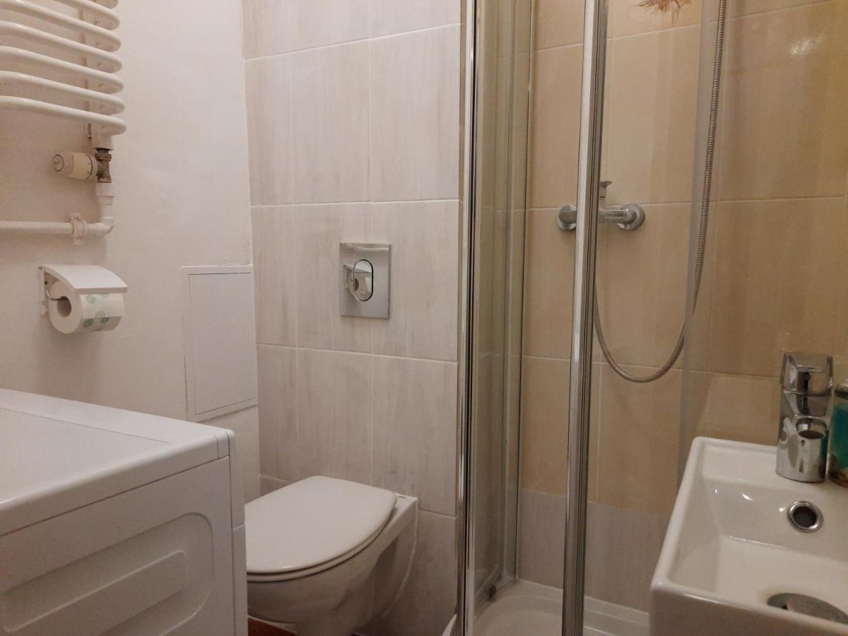 Appartement "Sady Flat" à Varsovie Extérieur photo