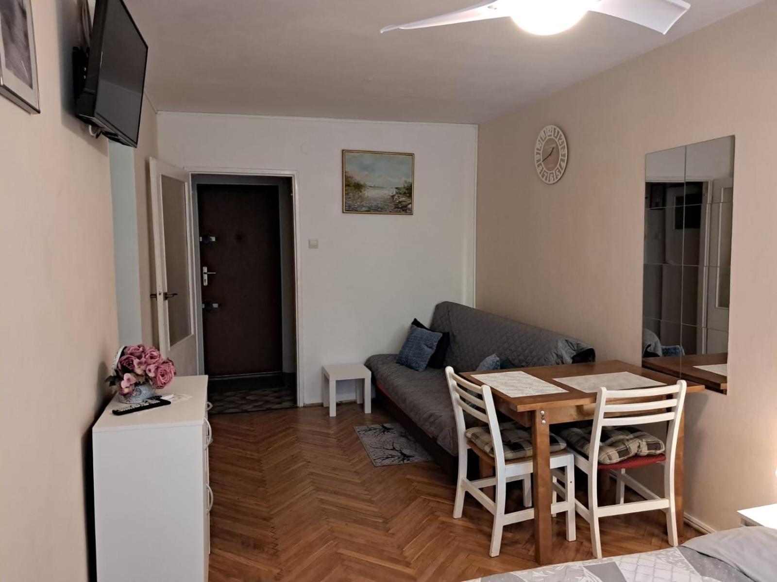 Appartement "Sady Flat" à Varsovie Extérieur photo
