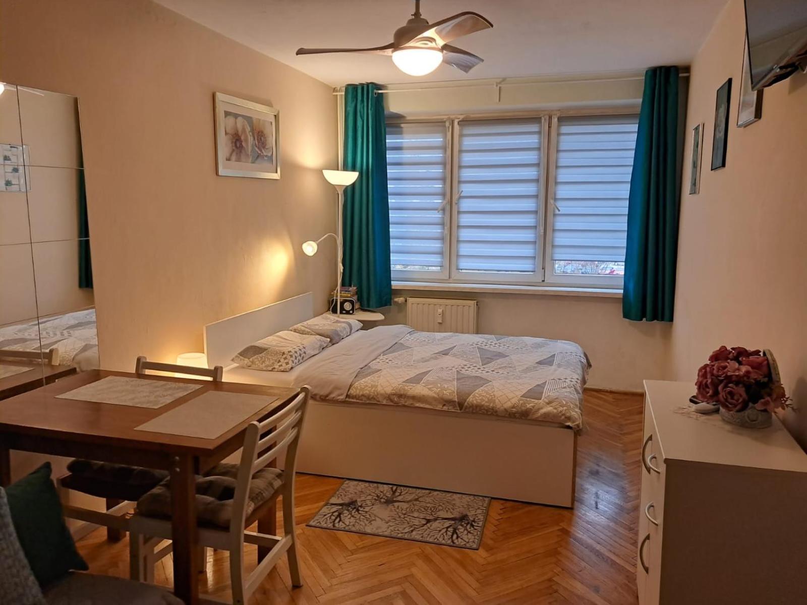 Appartement "Sady Flat" à Varsovie Extérieur photo